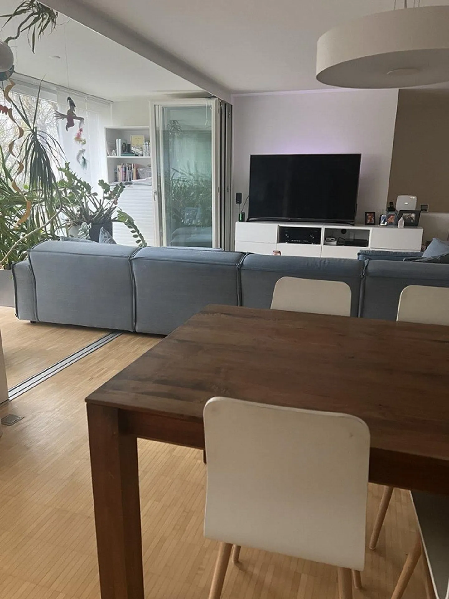 Ampio appartamento di 6,5 locali con balcone a Therwil - Foto 7 di 10