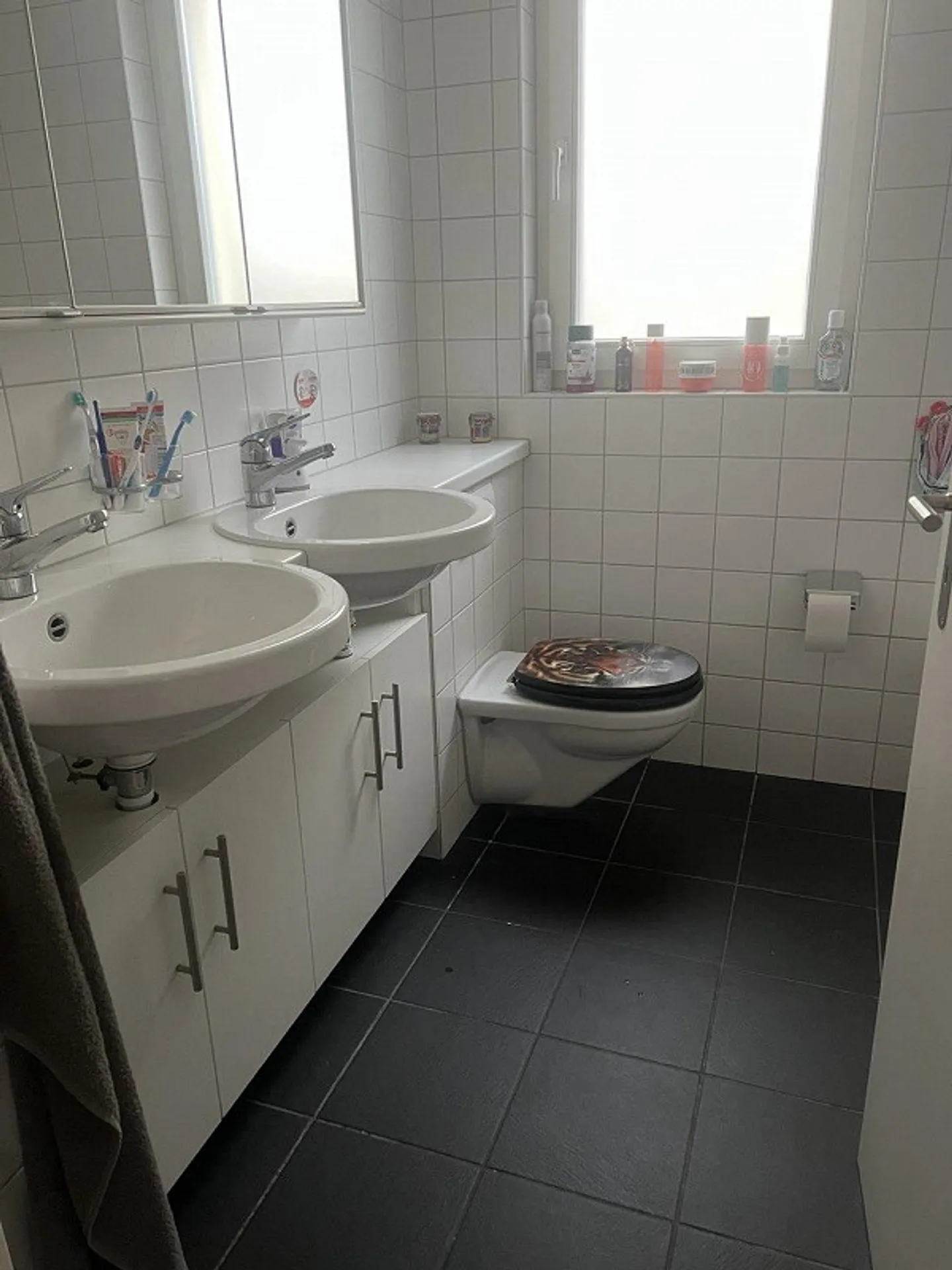 Ampio appartamento di 6,5 locali con balcone a Therwil - Foto 9 di 10