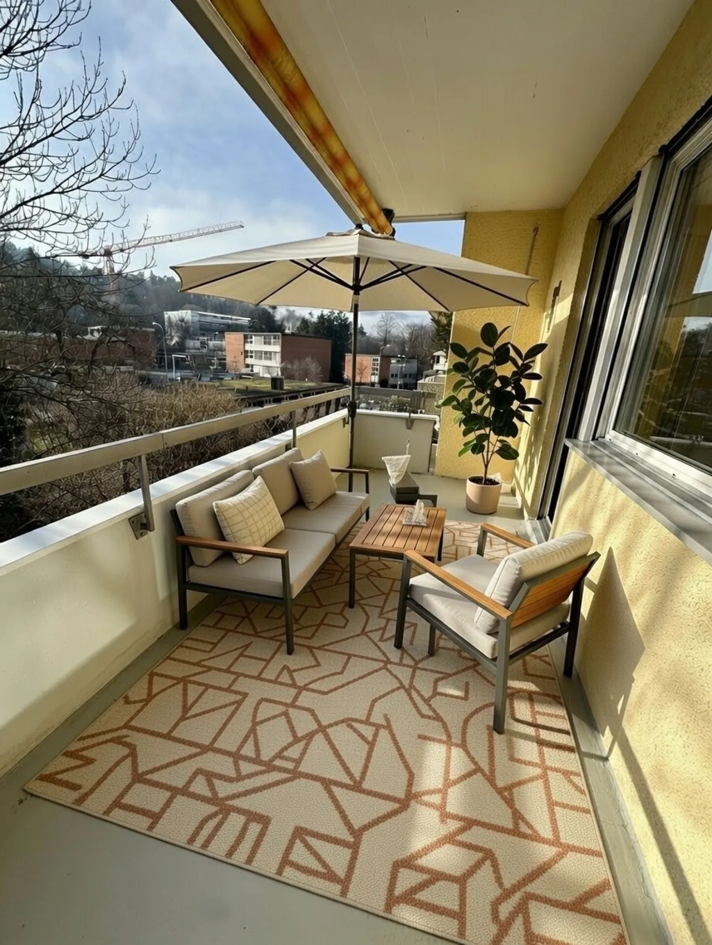 Newly renovated apartment in the center of Dietikon - Photo 3 of 11