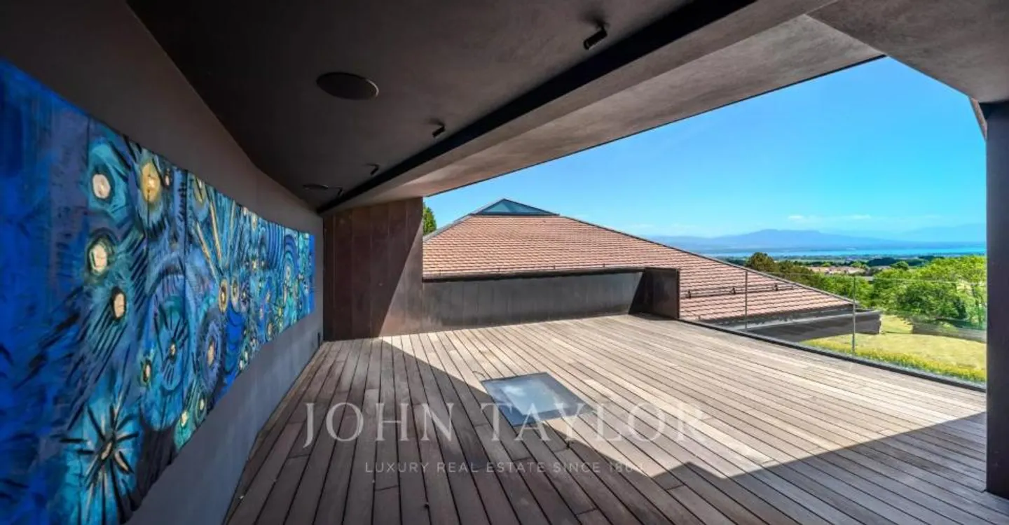 Exceptional property with stunning views of the lake and Mont-Blanc - Photo 5 of 12
