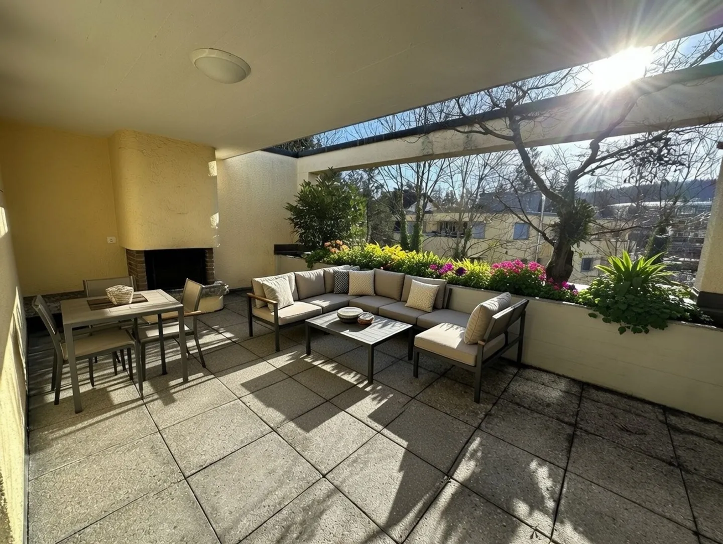 Newly renovated apartment in the center of Dietikon - Photo 2 of 11