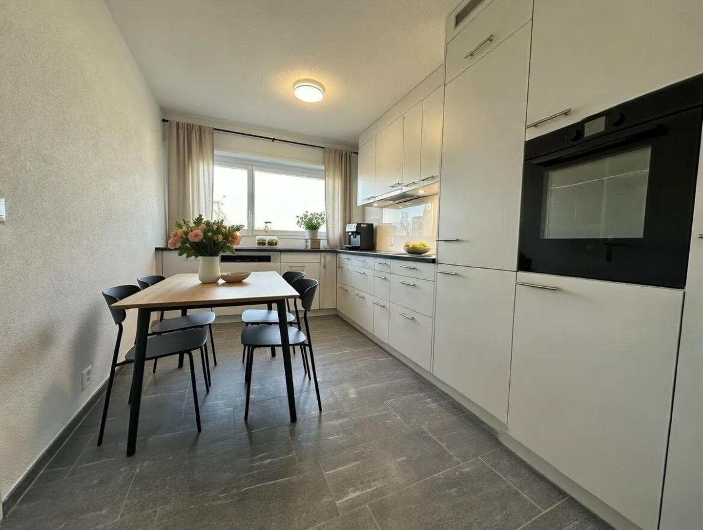 Newly renovated apartment in the center of Dietikon - Photo 4 of 11