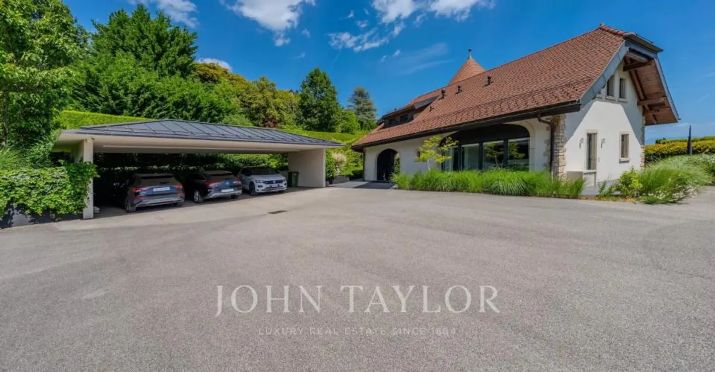 Exceptional property with stunning views of the lake and Mont-Blanc - Photo 12 of 12