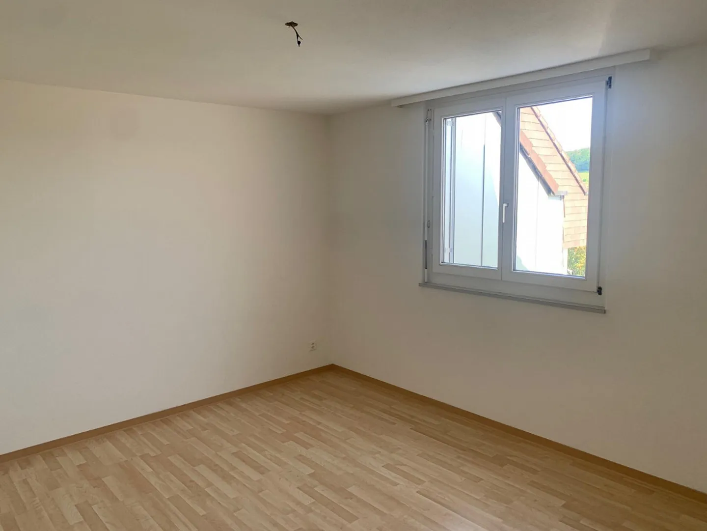 Appartement lumineux de 2,5 pièces avec balcon - Photo 8 sur 13