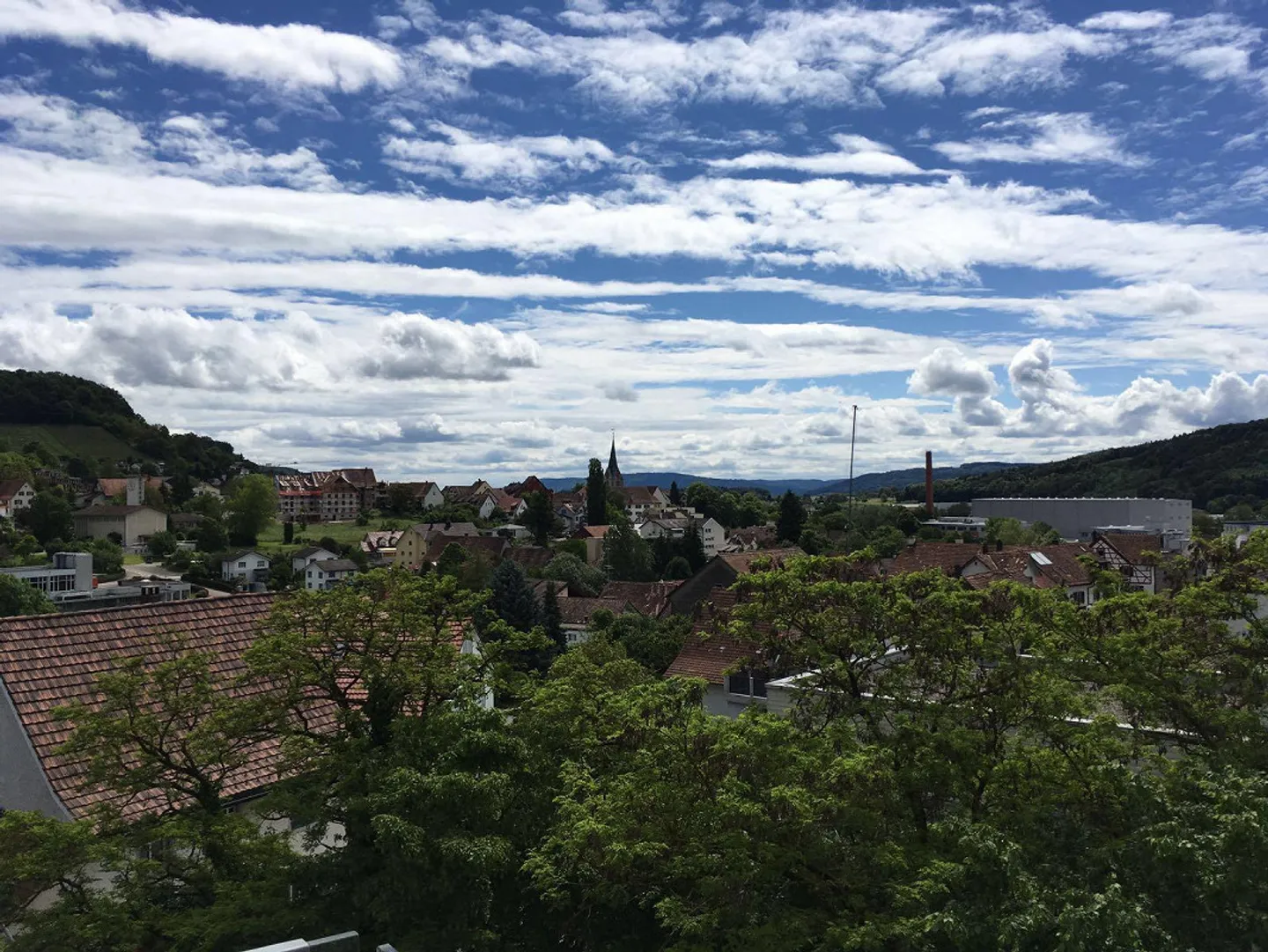 Appartement lumineux de 2,5 pièces avec balcon - Photo 4 sur 13