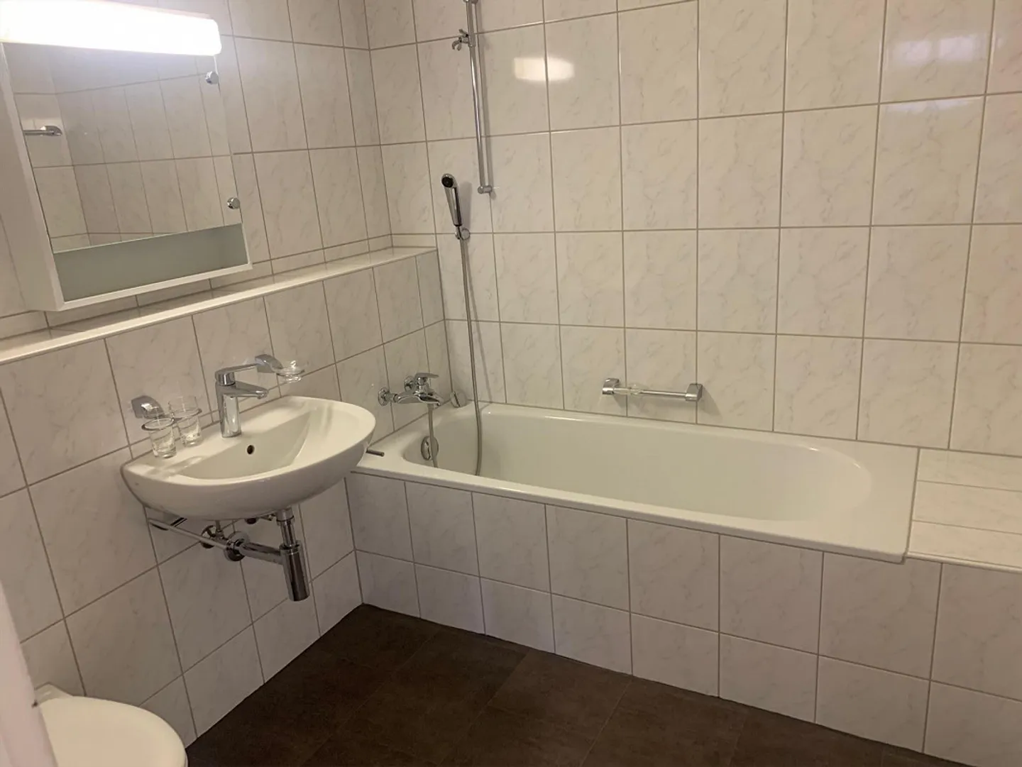 Appartement lumineux de 2,5 pièces avec balcon - Photo 10 sur 13