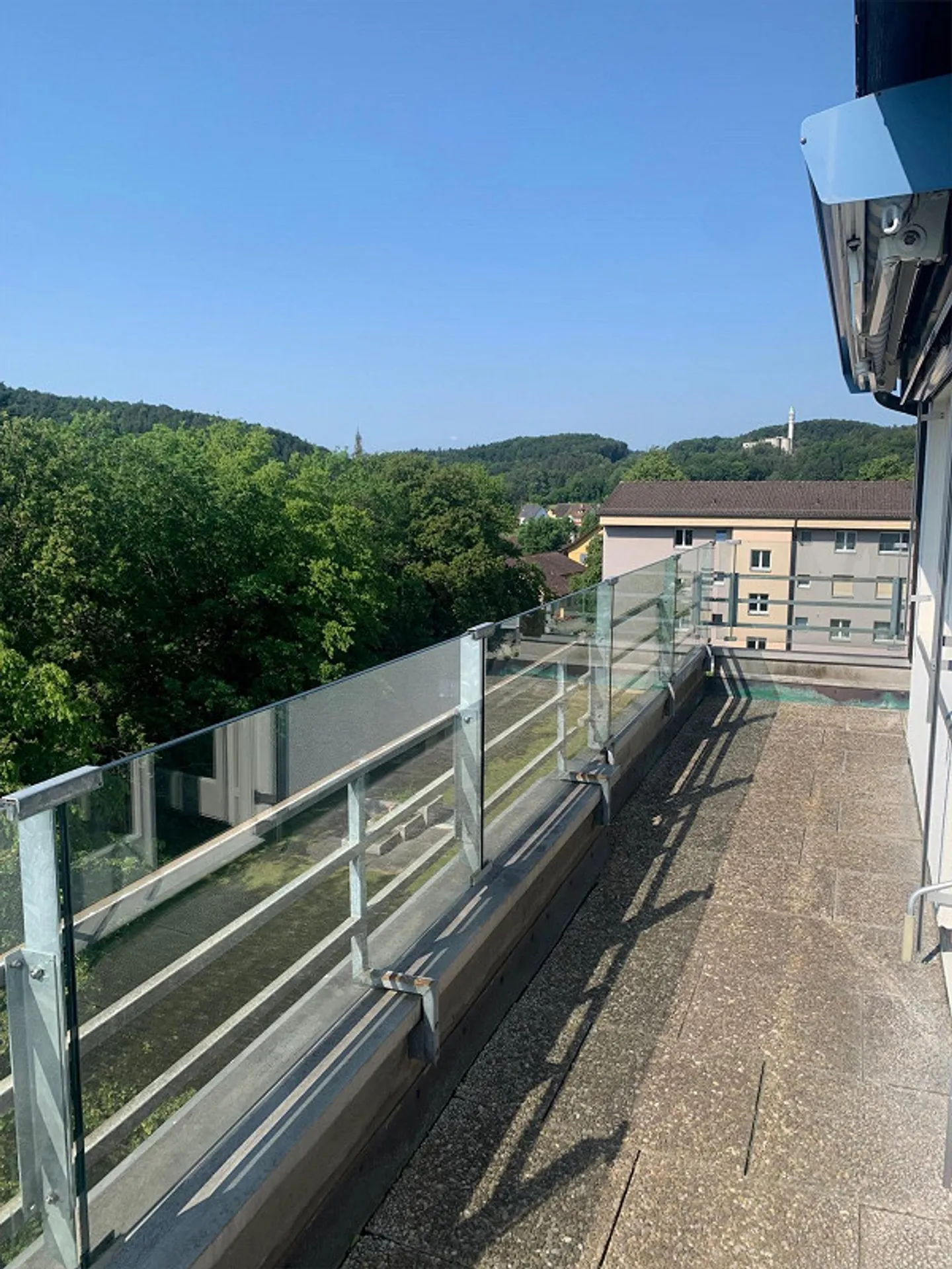 Appartement lumineux de 2,5 pièces avec balcon - Photo 11 sur 13