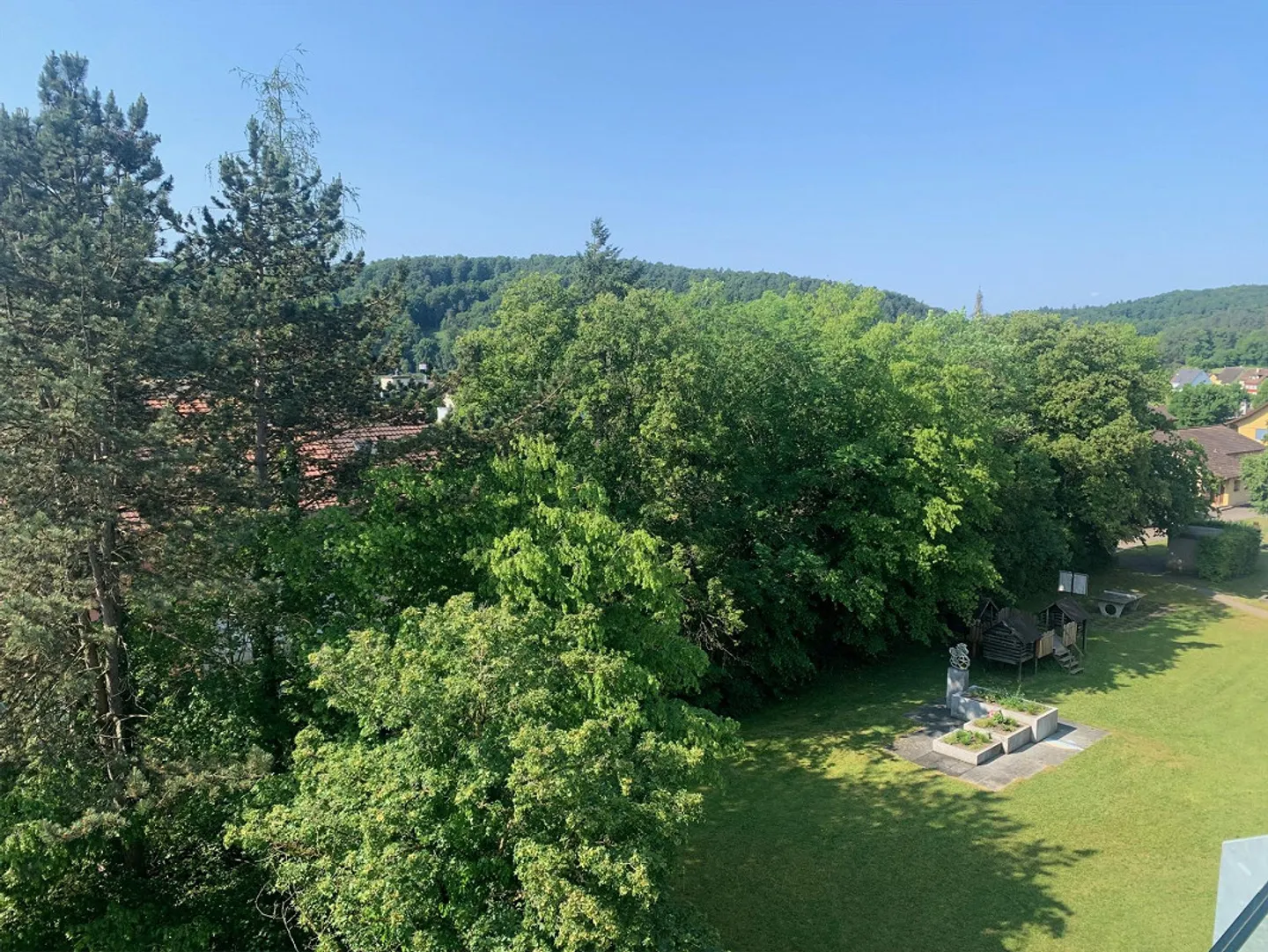 Appartement lumineux de 2,5 pièces avec balcon - Photo 12 sur 13