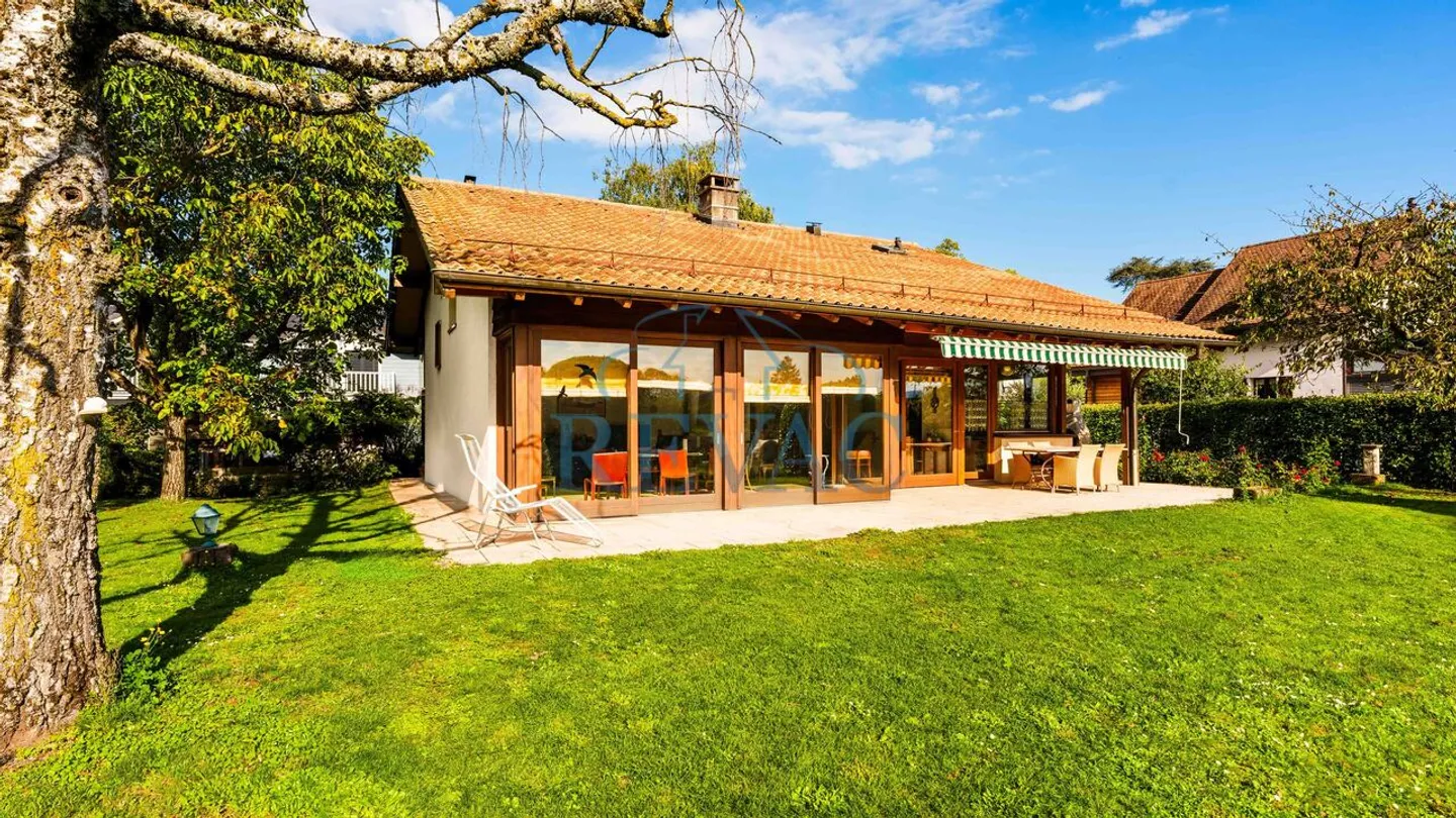 Casa 8 stanze - Foto 1 di 4