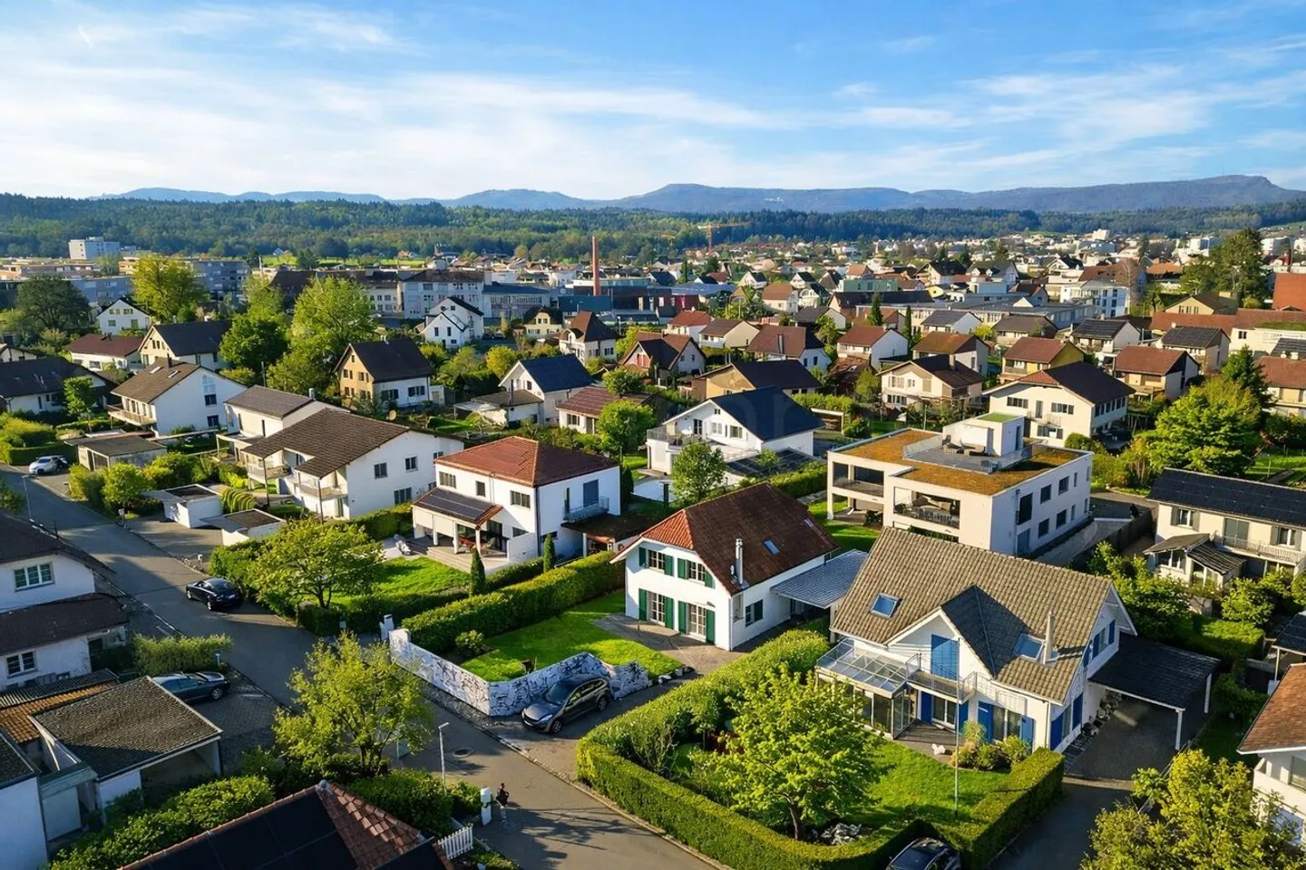 A House to Arrive – Well-kept, Sunny and Family-Friendly - Photo 5 of 13