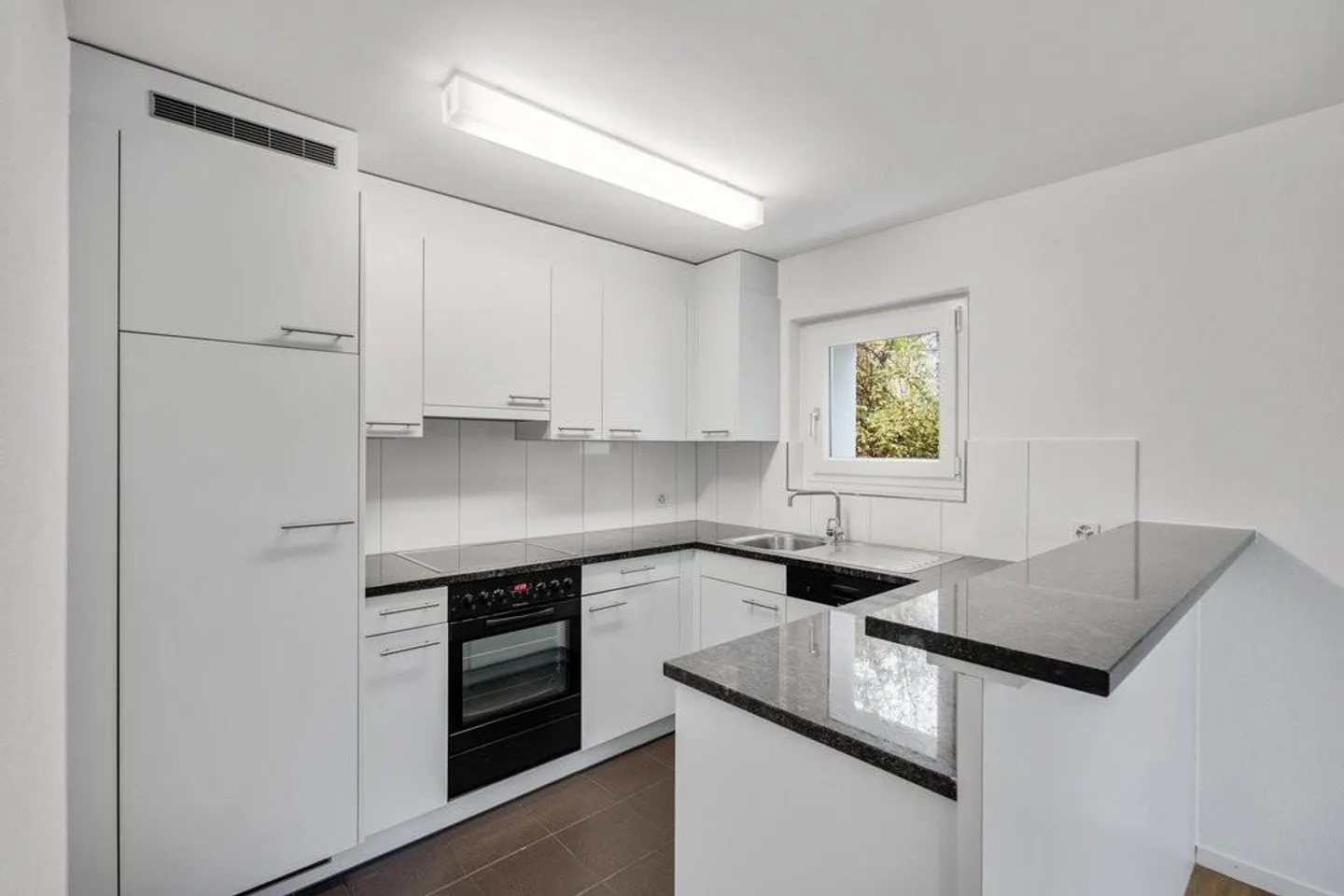 Quiet residential area in the green - Photo 2 of 9