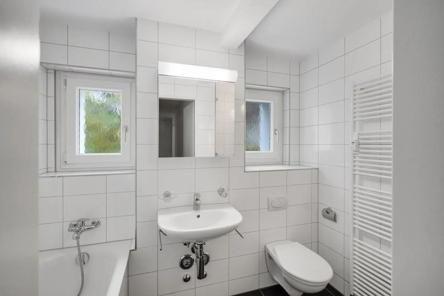 Quiet residential area in the green - Photo 5 of 9