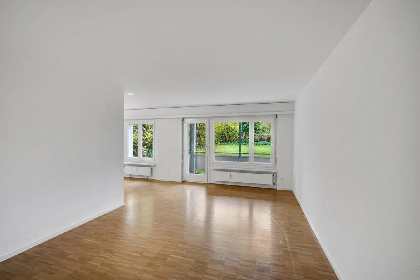 Quiet residential area in the green - Photo 6 of 9