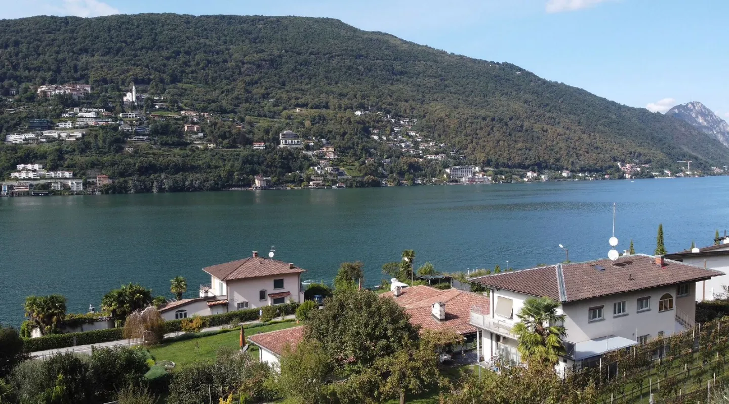 Terreno edificabile con vista spettacolare sul lago e sulle montagne - Foto 4 di 7