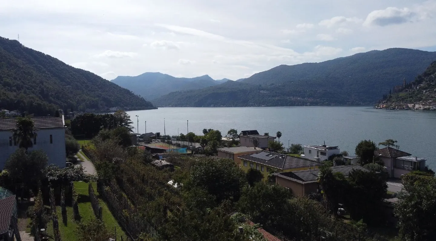 Terreno edificabile con vista spettacolare sul lago e sulle montagne - Foto 6 di 7