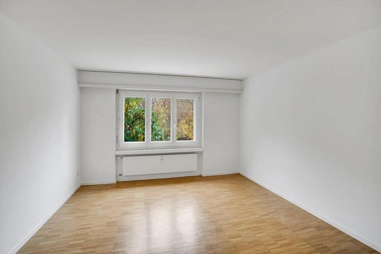 Quiet residential area in the green - Photo 8 of 9