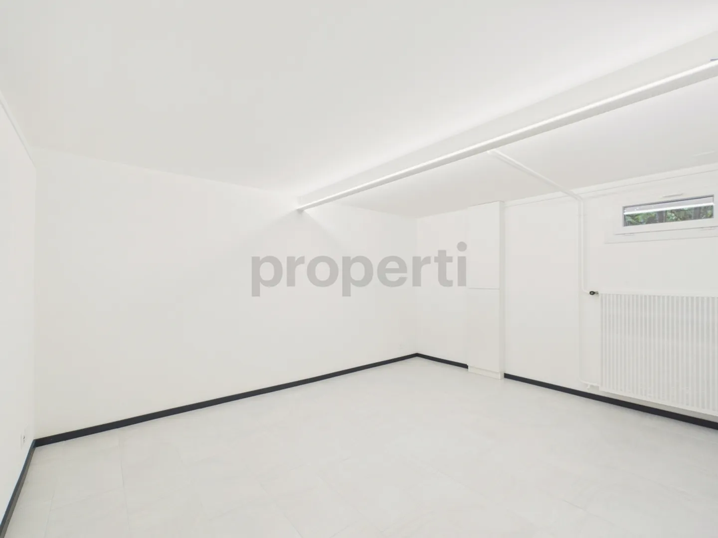 Moderne 6.5 pièces row-house rénovée avec jardin à La Neuveville - Foto 9 von 13