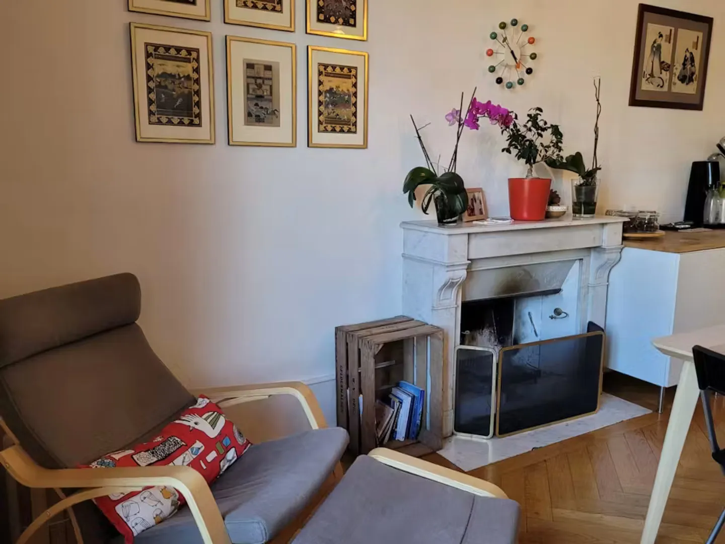 Charming Geneva Apartment - Photo 5 of 10