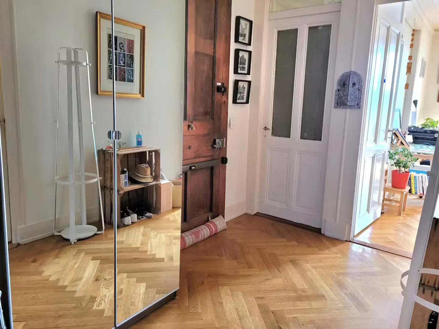 Charming Geneva Apartment - Photo 6 of 10