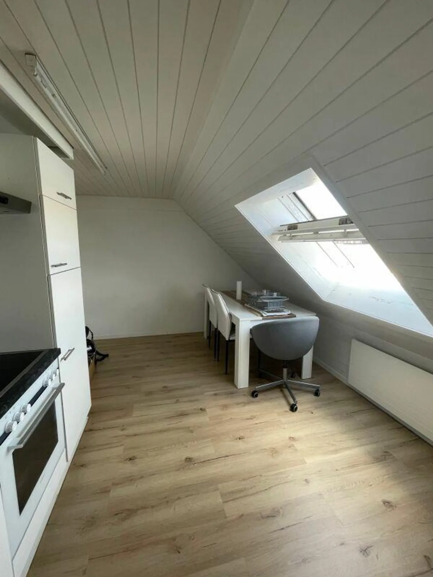 Gemütliche 1.5 Zi-Dachwohnung zu vermieten - Foto 3 von 6