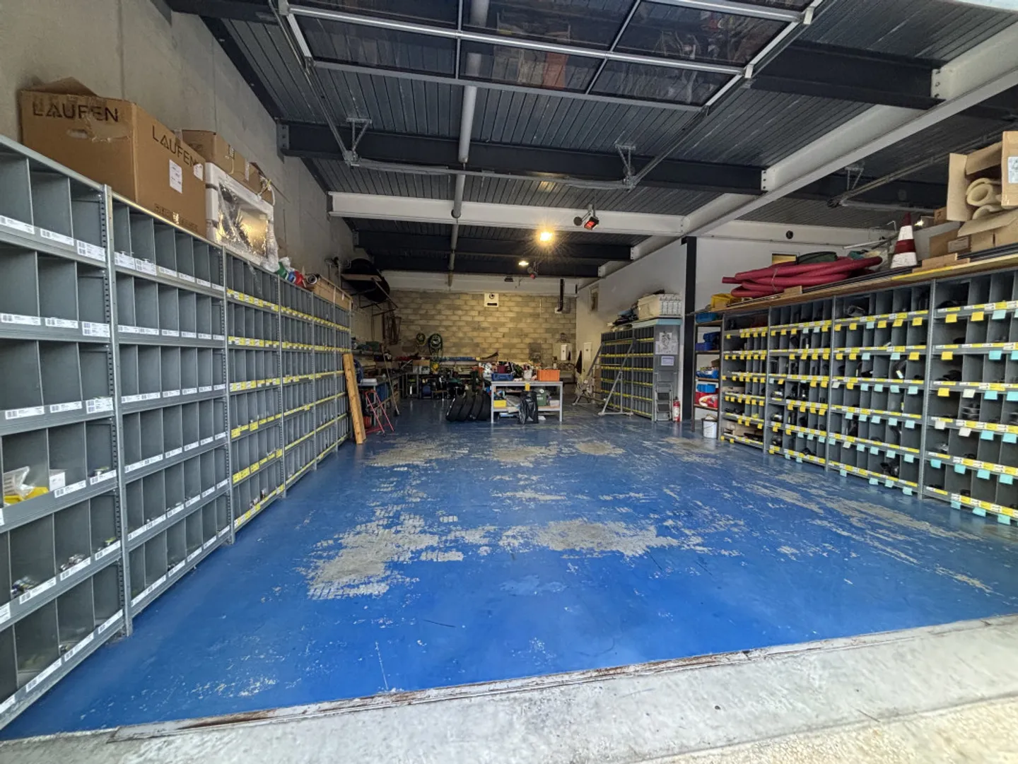 OPPORTUNITY FOR TAKEOVER - SANITARY, HEATING & SOLAR COMPANY IN PUIDOUX - Photo 3 of 12