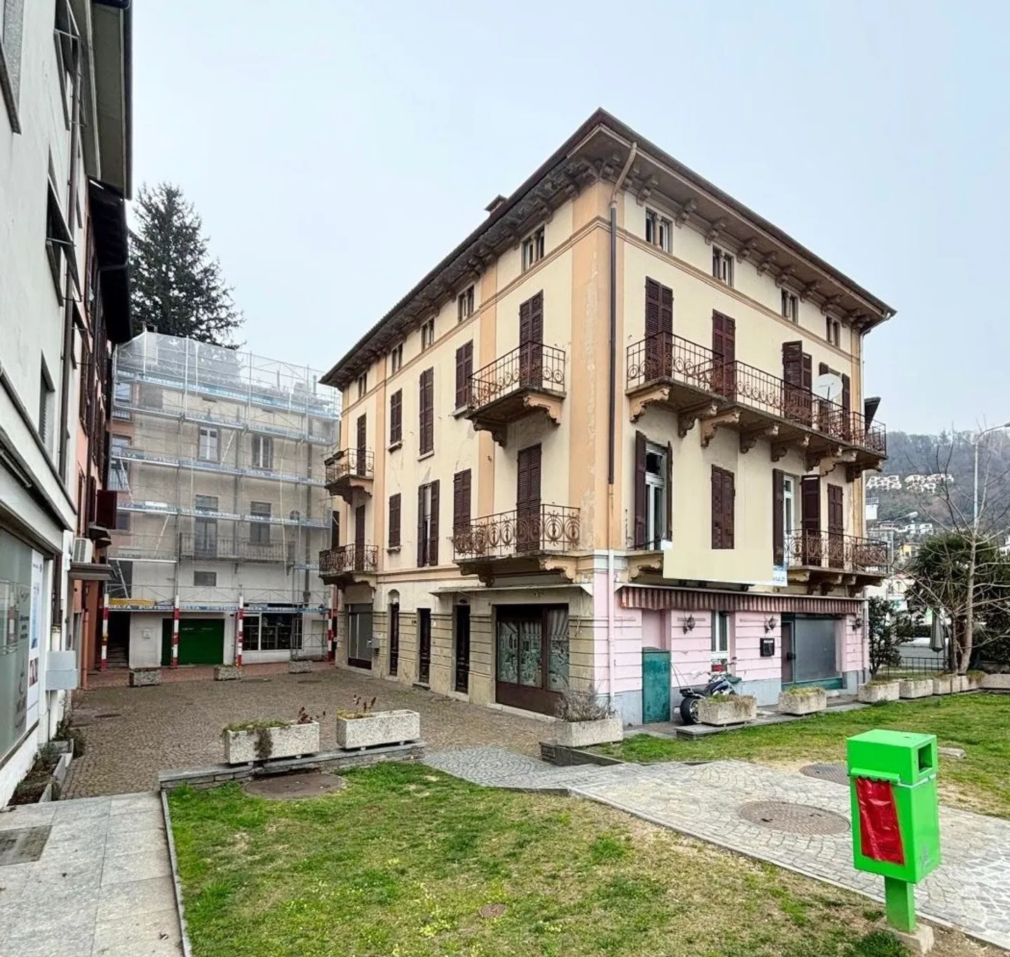 Edificio storico per investimento - Foto 2 di 8