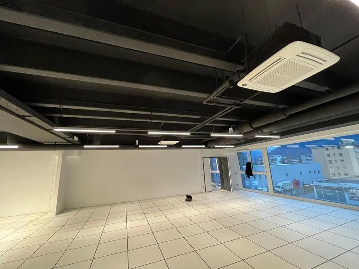 Ufficio Moderno in Posizione Strategica - Foto 4 di 7