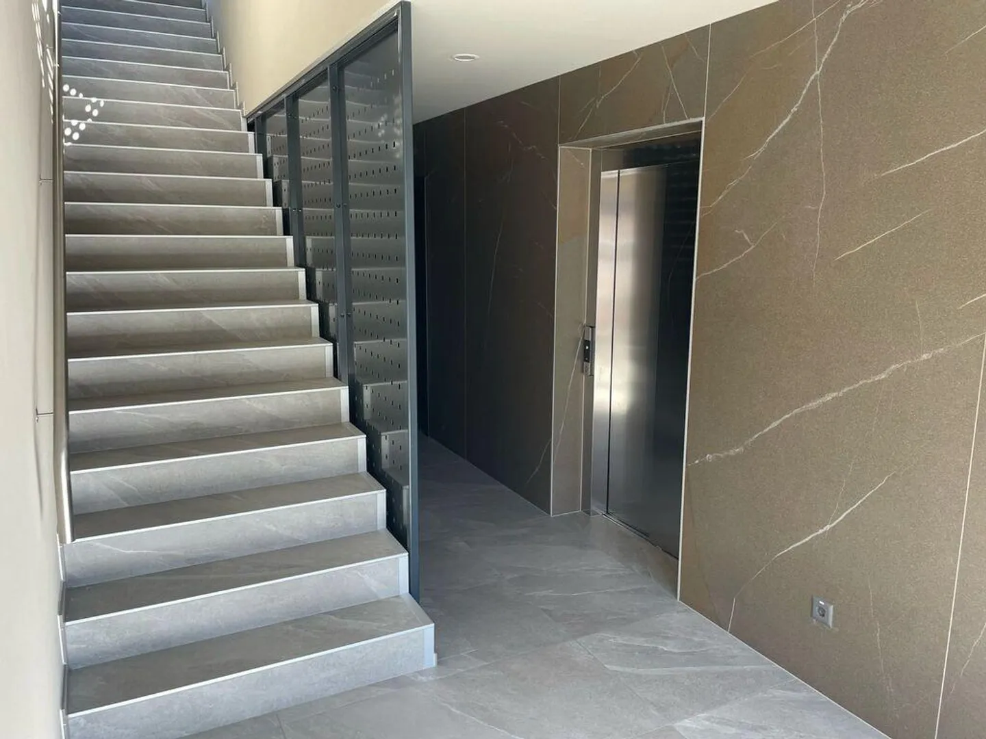 Ufficio Moderno in Posizione Strategica - Foto 6 di 7