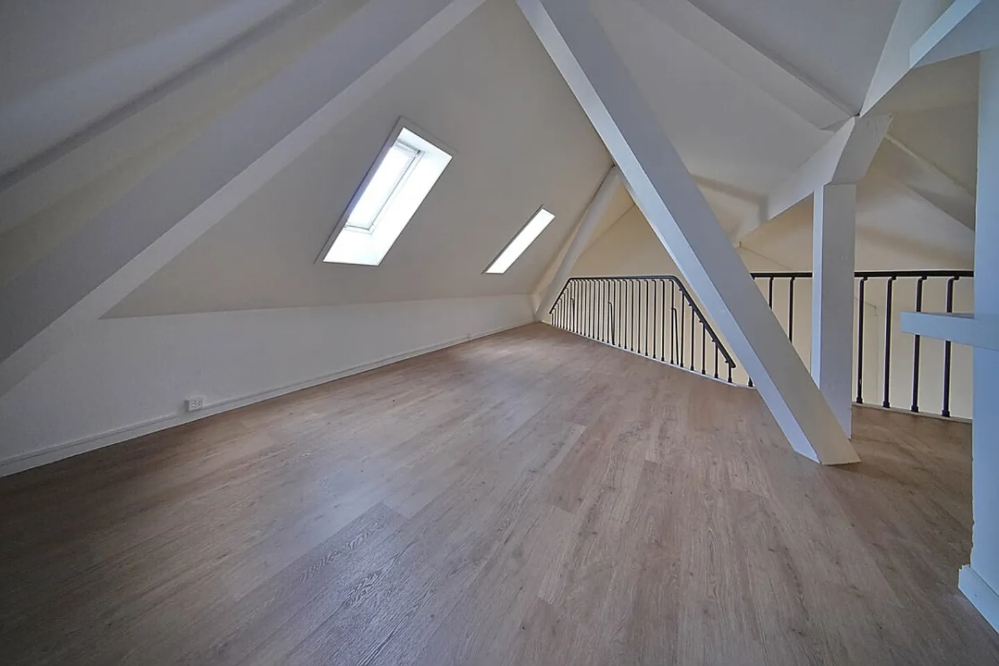 Spacious 6.5-room apartment with charm and character - Photo 9 of 13