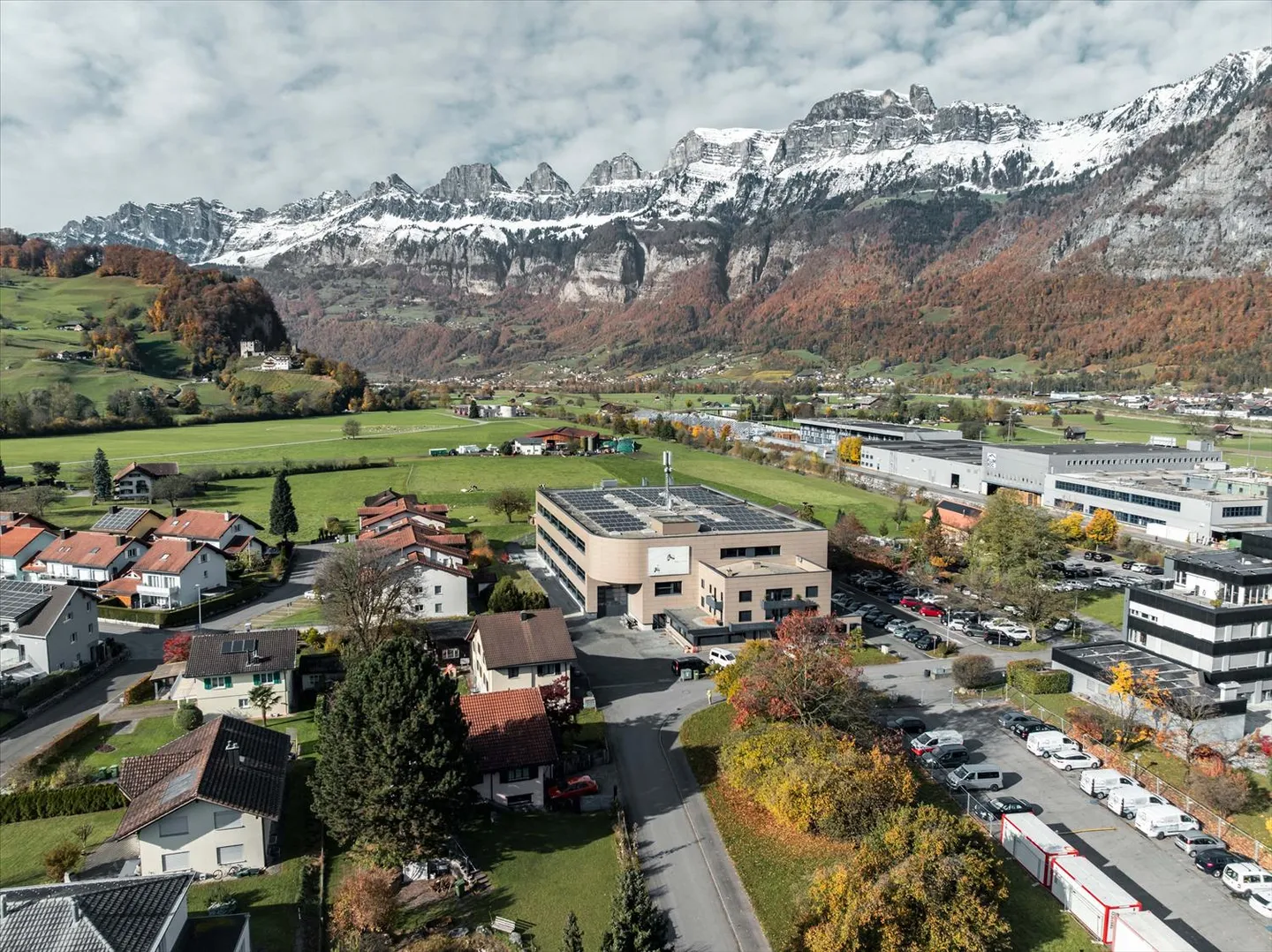 Attraktive Industrie- und Gewerbeflächen in Flums - Foto 1 von 11