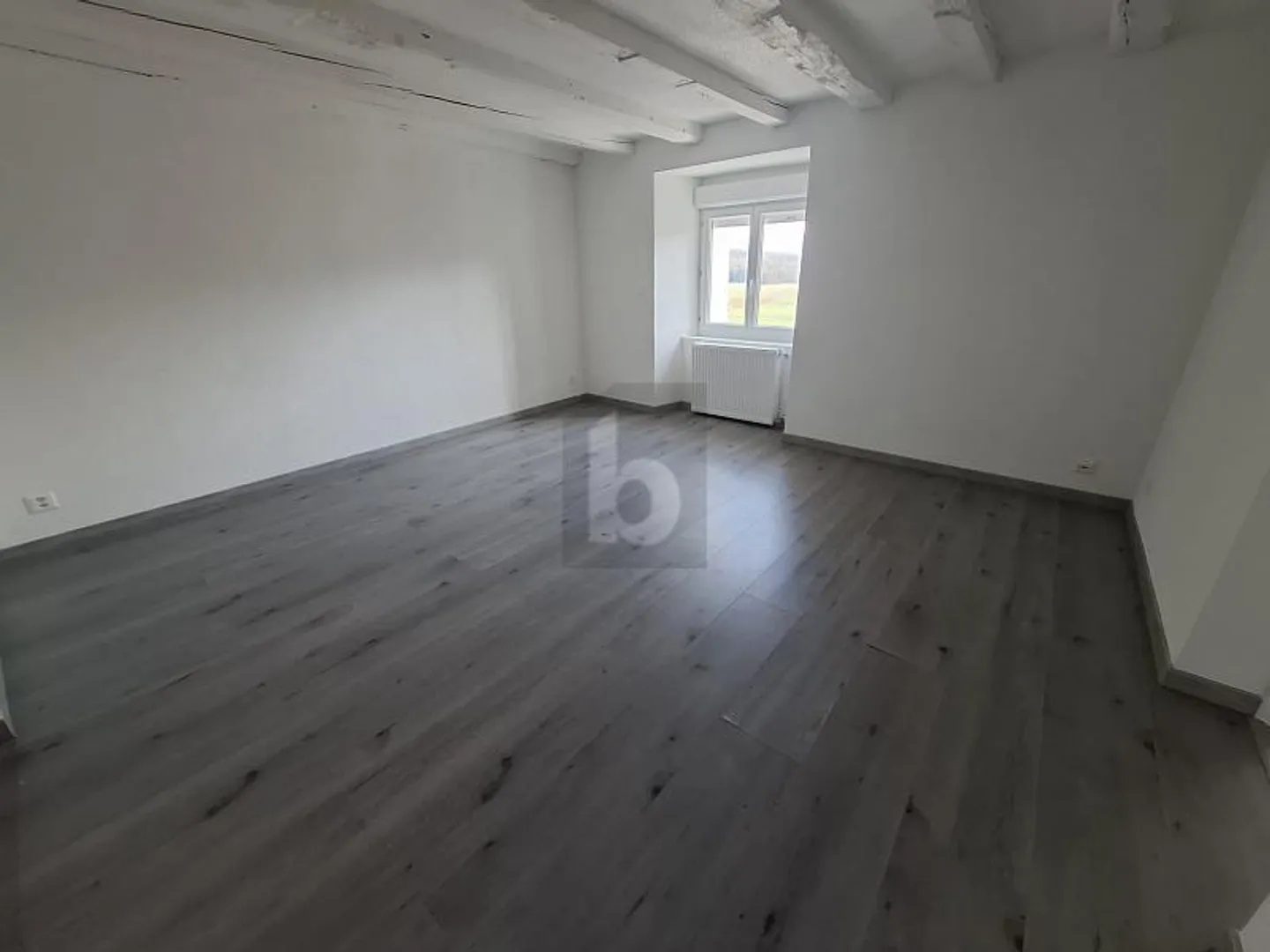 INDIPENDENTE, LUMINOSO CON VISTA - Foto 3 di 6