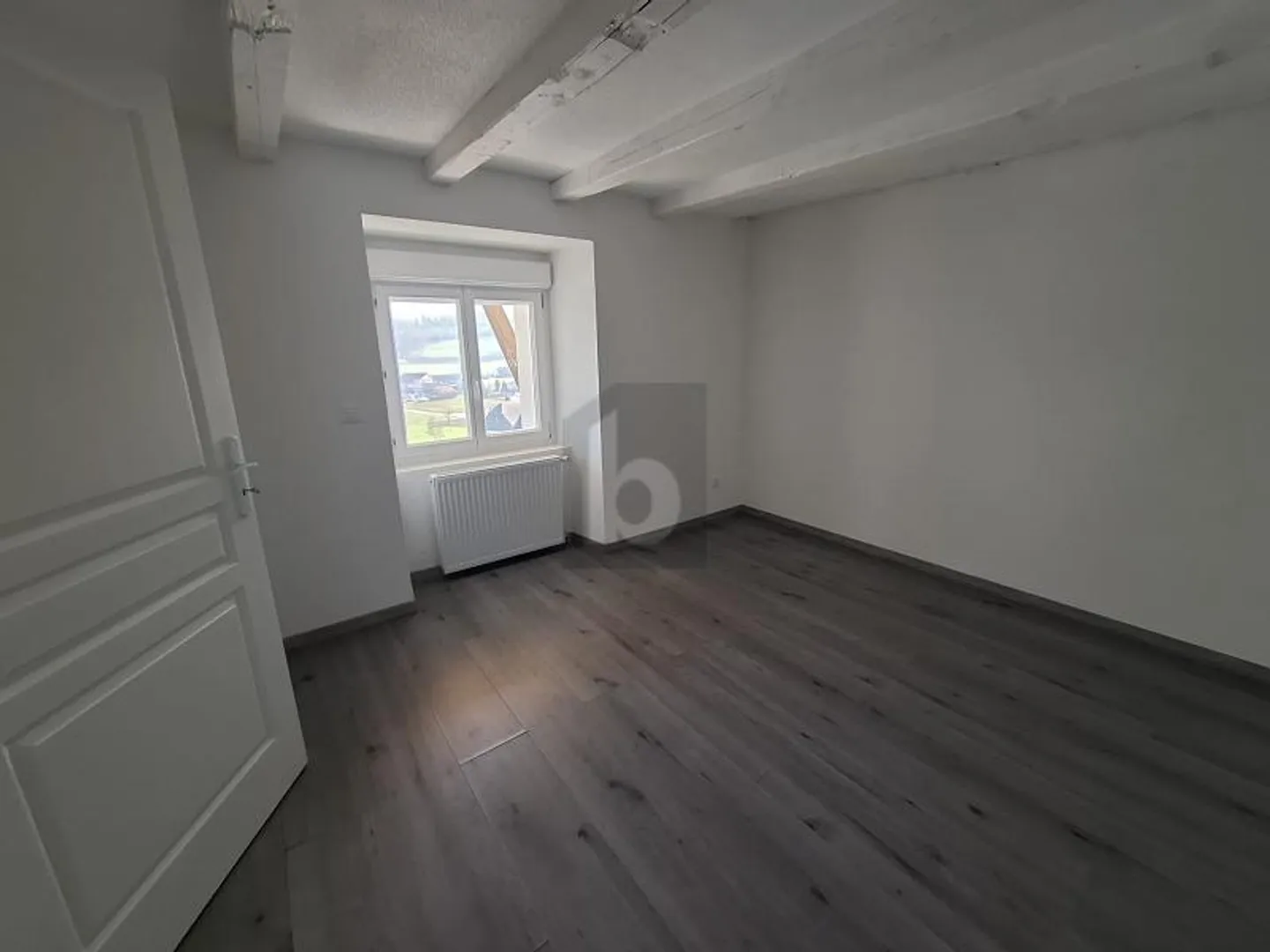 INDIPENDENTE, LUMINOSO CON VISTA - Foto 5 di 6