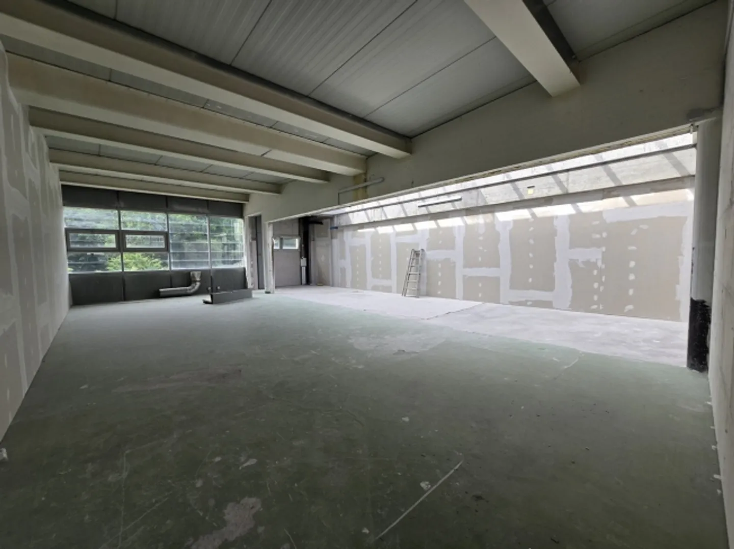 Excellente situation - Atelier / Stockage - 255m² - Crissier - Photo 5 sur 10