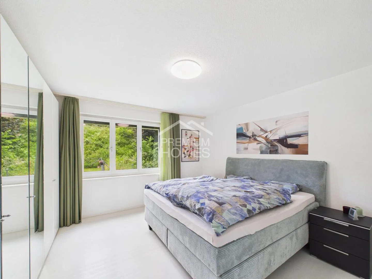 Modern Apartment with Garden - Photo 10 of 13