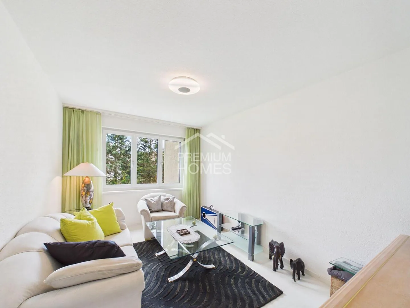 Modern Apartment with Garden - Photo 12 of 13