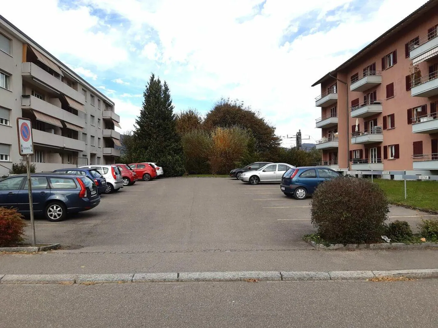 Outdoor parking spaces for rent. - Photo 3 of 3