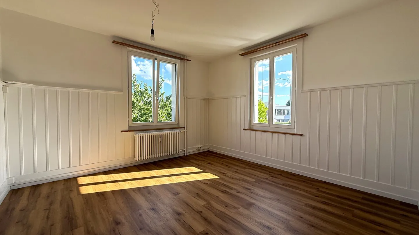 Zeitlos schön: Modern renovierte 4 Zimmer Altbauperle - Foto 2 von 11