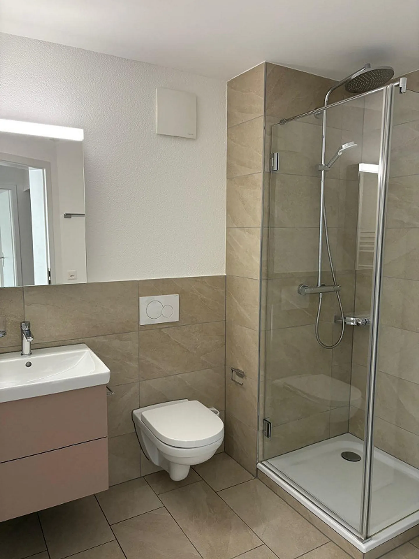 Frisch renovierte 2.5 Zimmerwohnung - Foto 5 von 6