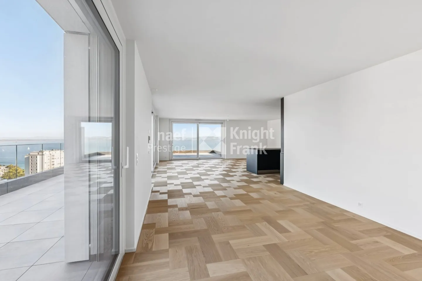 Appartamento moderno con terrazza - Foto 4 di 9