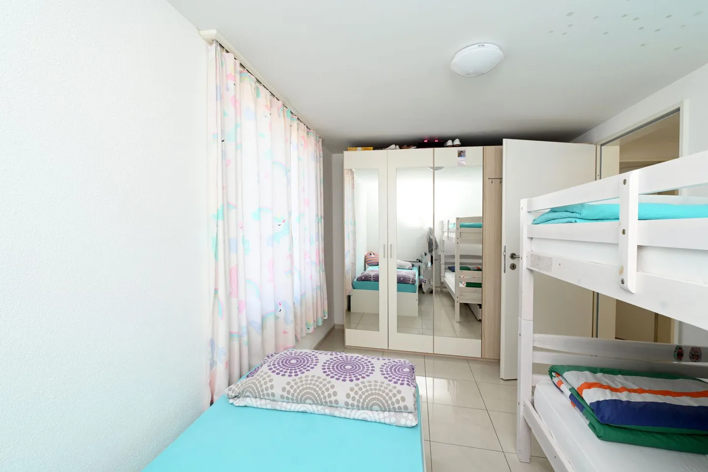 Multi-family house in a beautiful location with a large plot - Photo 10 of 13