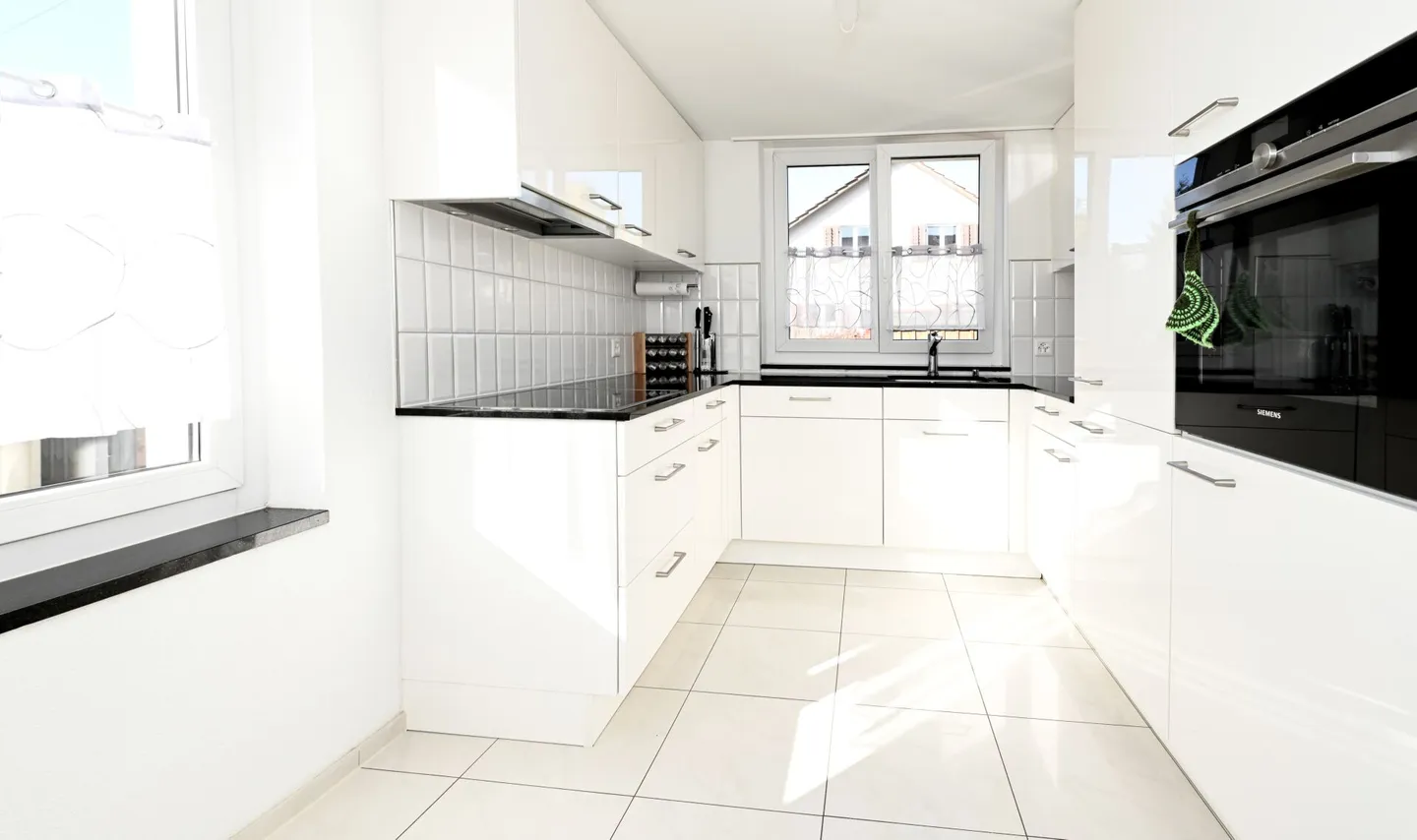 Multi-family house in a beautiful location with a large plot - Photo 6 of 13