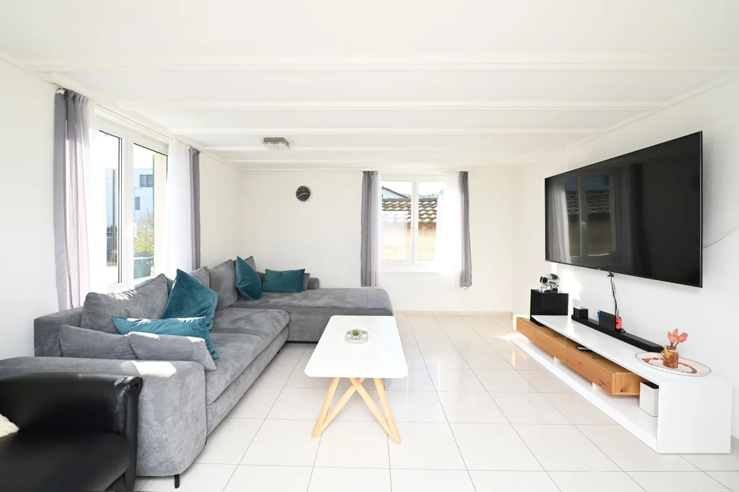 Multi-family house in a beautiful location with a large plot - Photo 8 of 13