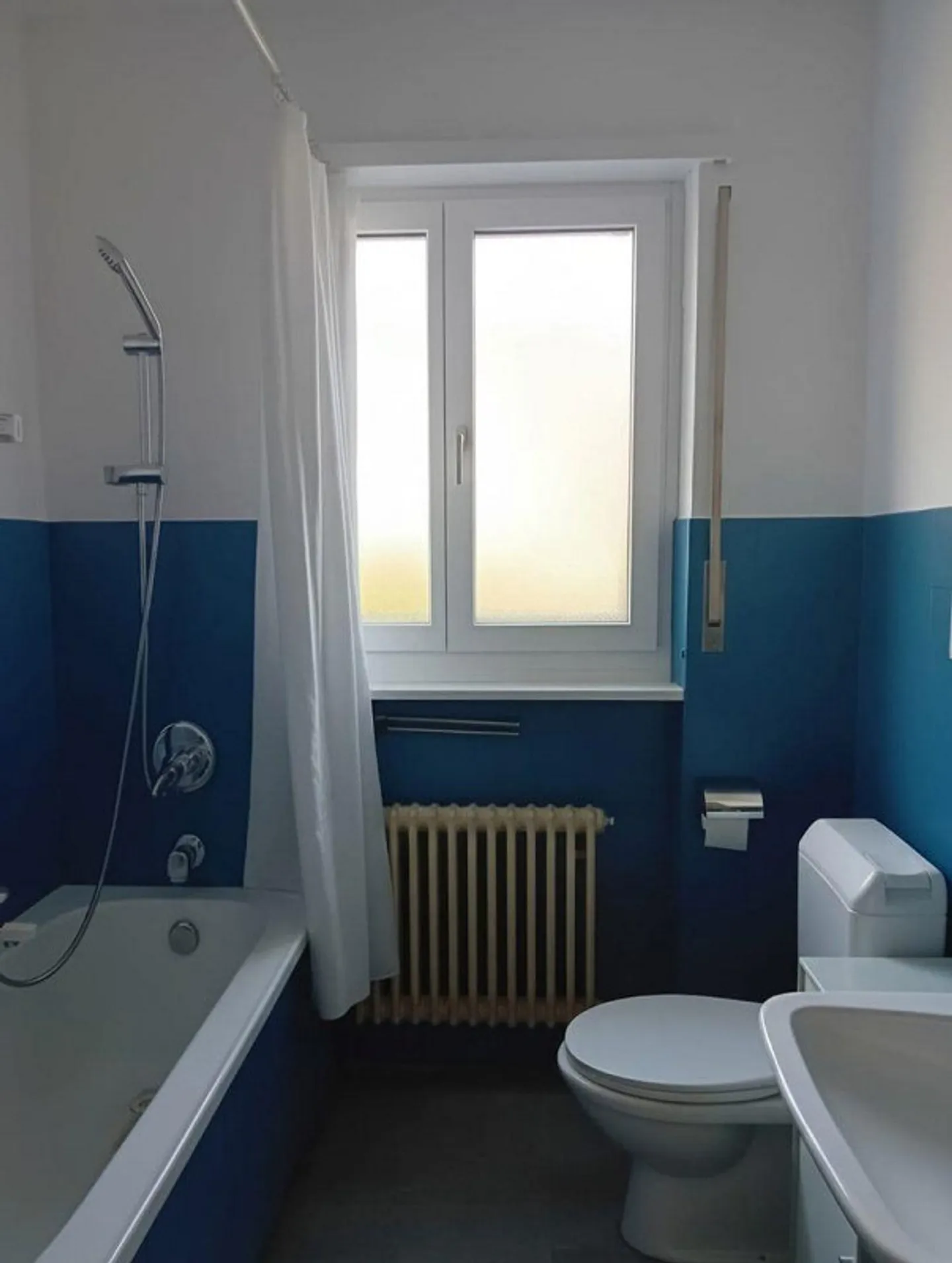 TAVERNE | ACCUEILLANT 3.5 PIÈCES DANS UNE MAISON JUMELÉE AVEC JARDIN - Photo 6 sur 7