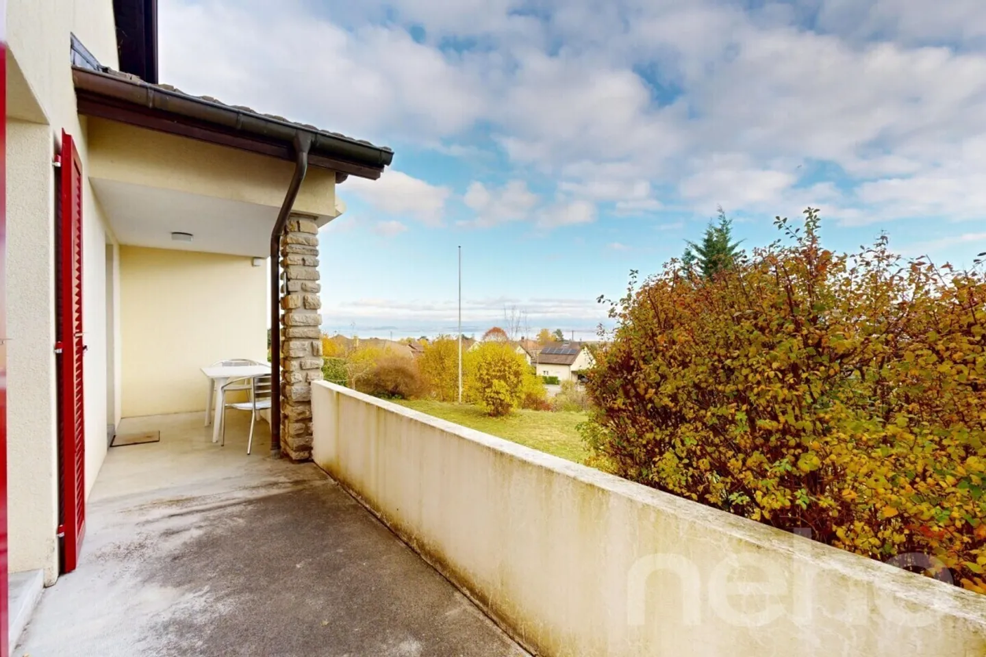 Maison avec vue sur le lac, jardin de 809 m² et beaucoup de potentiel de rénovation - Photo 7 sur 12