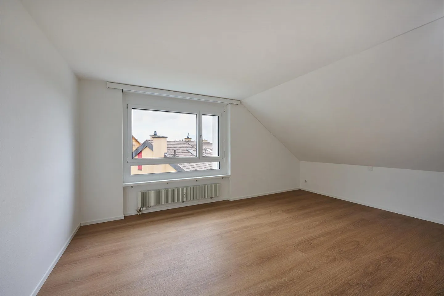 Modern penthouse apartment with terrace - Photo 6 of 8