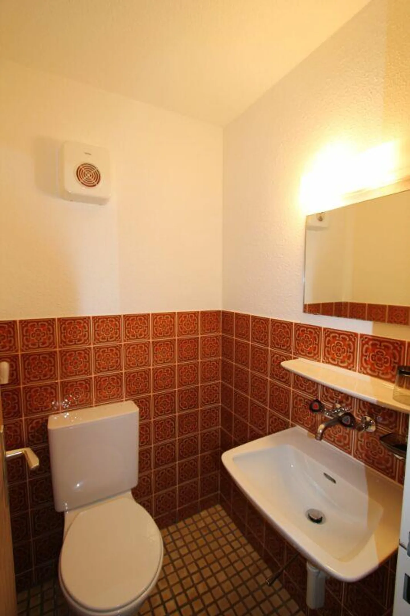 Charmante appartement de 4,5 pièces avec beaucoup de lumière et balcon toute l'année - Photo 6 sur 10