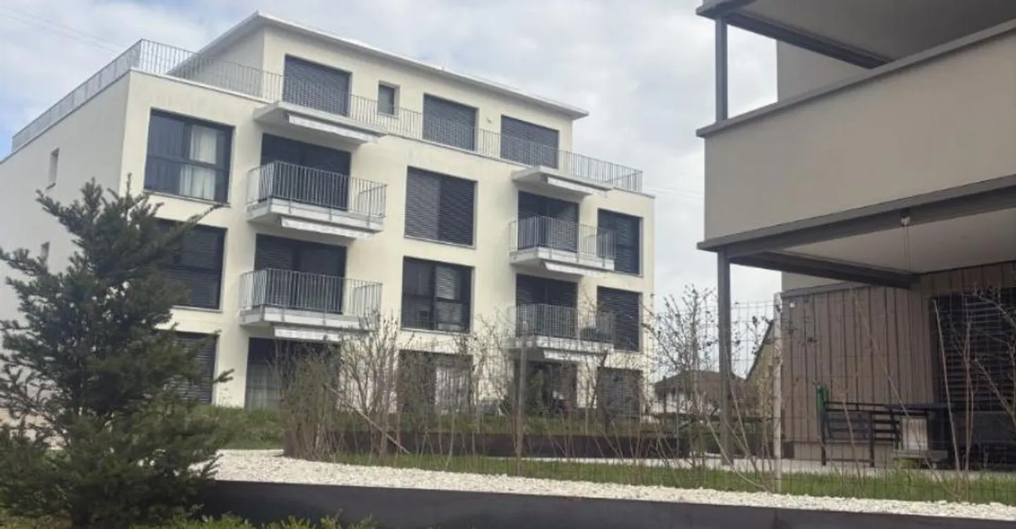 Praktischer Parkplatz verfügbar - Foto 1 von 1