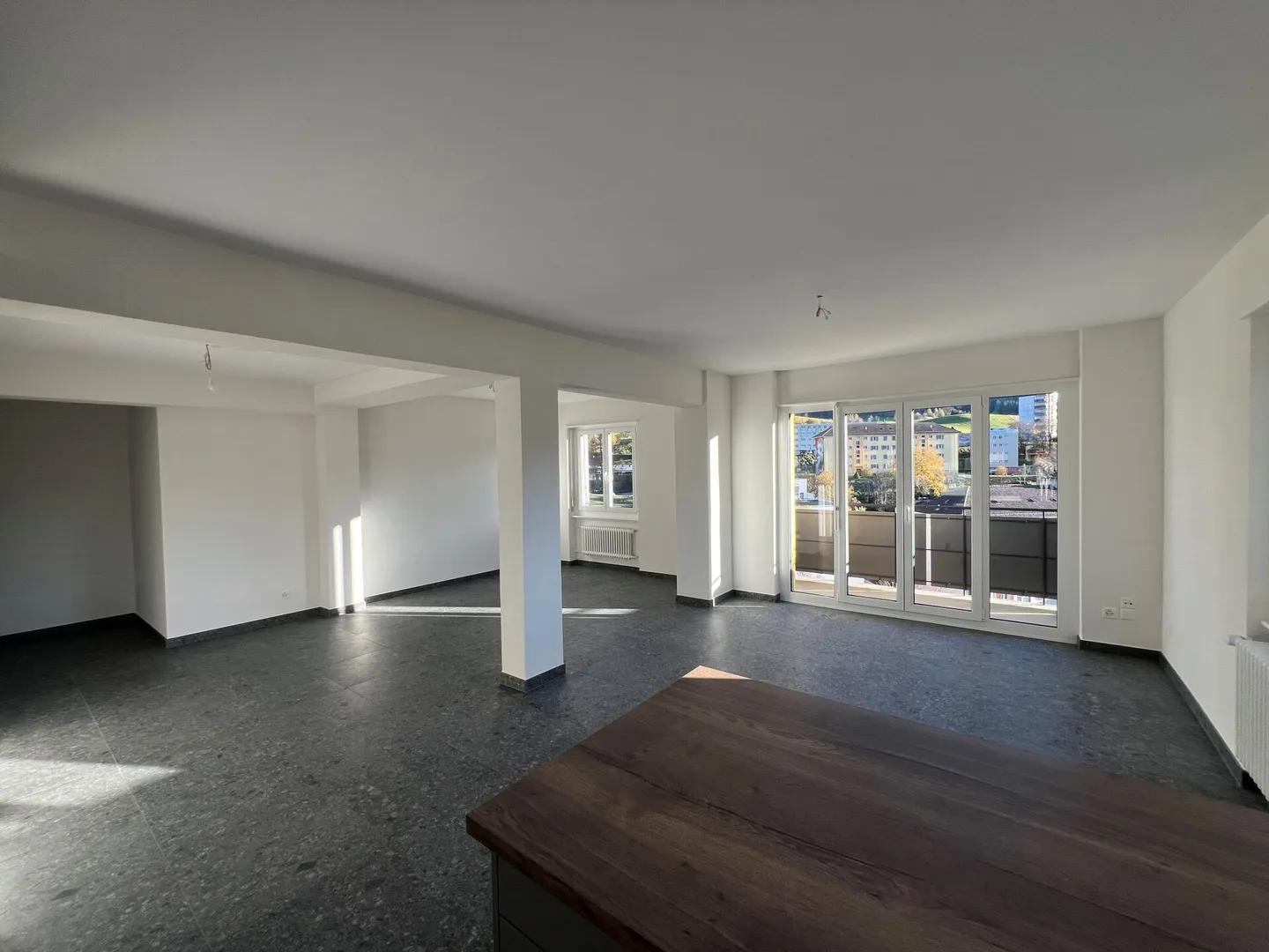 Jeanneret 26 10° - Appartamento di 5 stanze - Foto 2 di 9