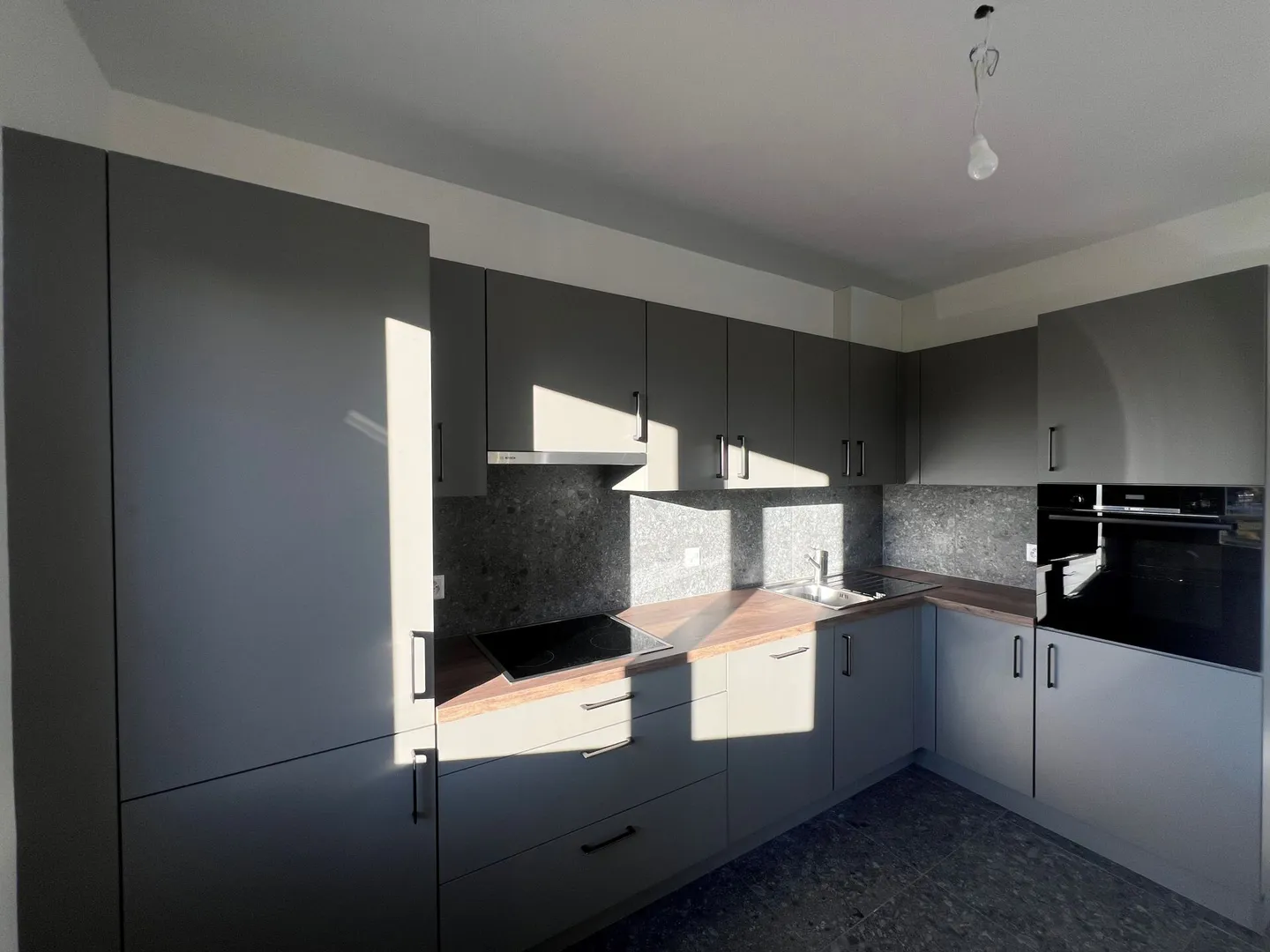 Jeanneret 26 10° - Appartamento di 5 stanze - Foto 3 di 9