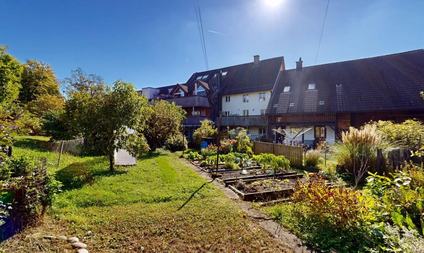 Charming 4-room house with a large separate garden - Photo 10 of 11